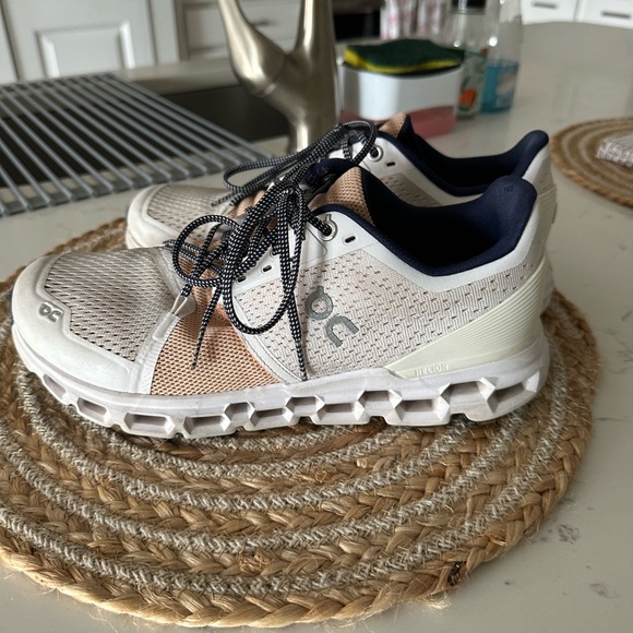 On Cloud Cloud Swift Tan & White - Picture 3 of 10